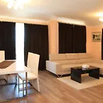 Long Aparthotel