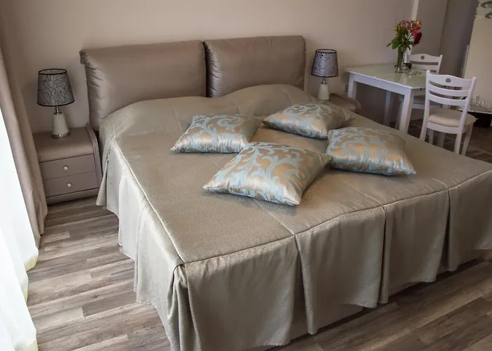 Long מלון דירות 4*