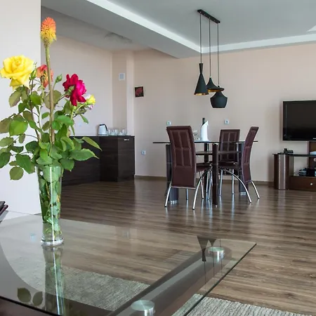 Long Aparthotel 5*