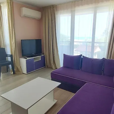Long Aparthotel