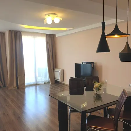 Long Aparthotel