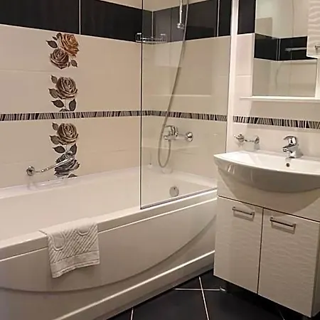 Long Apart Otel 4*