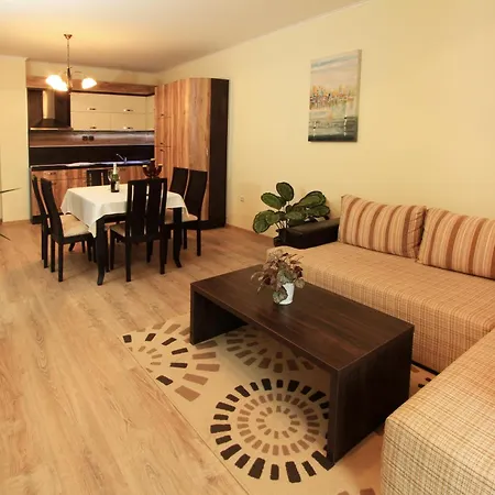 Aparthotel Long