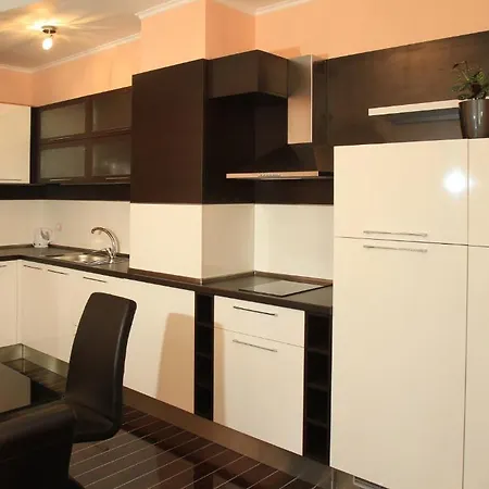 Long Apart Otel 4*